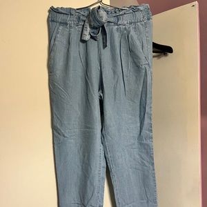 STRADIVARIUS LIGHT BLUE WASH FLOWY JEANS STYLE PANTS SIZE SMALL